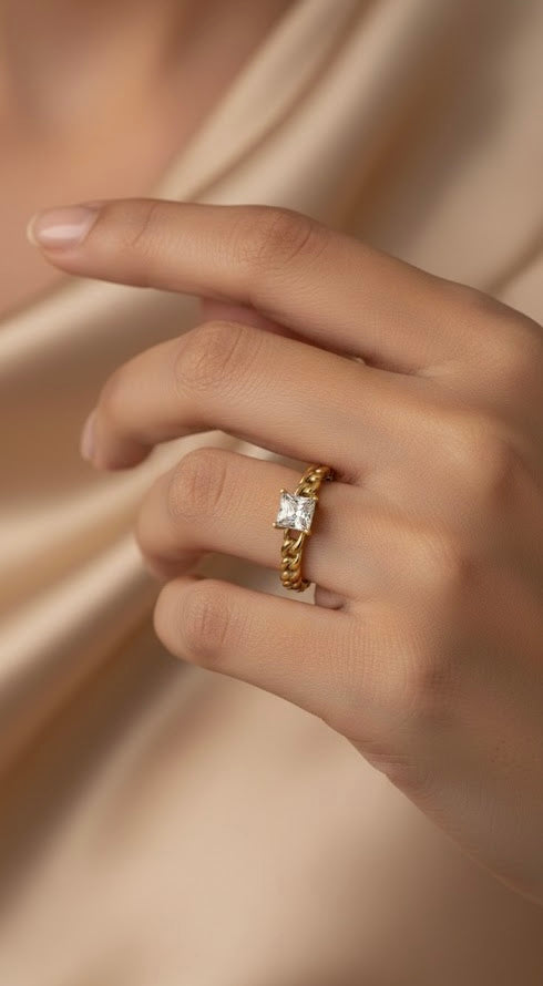 Link Luxe Solitaire Ring