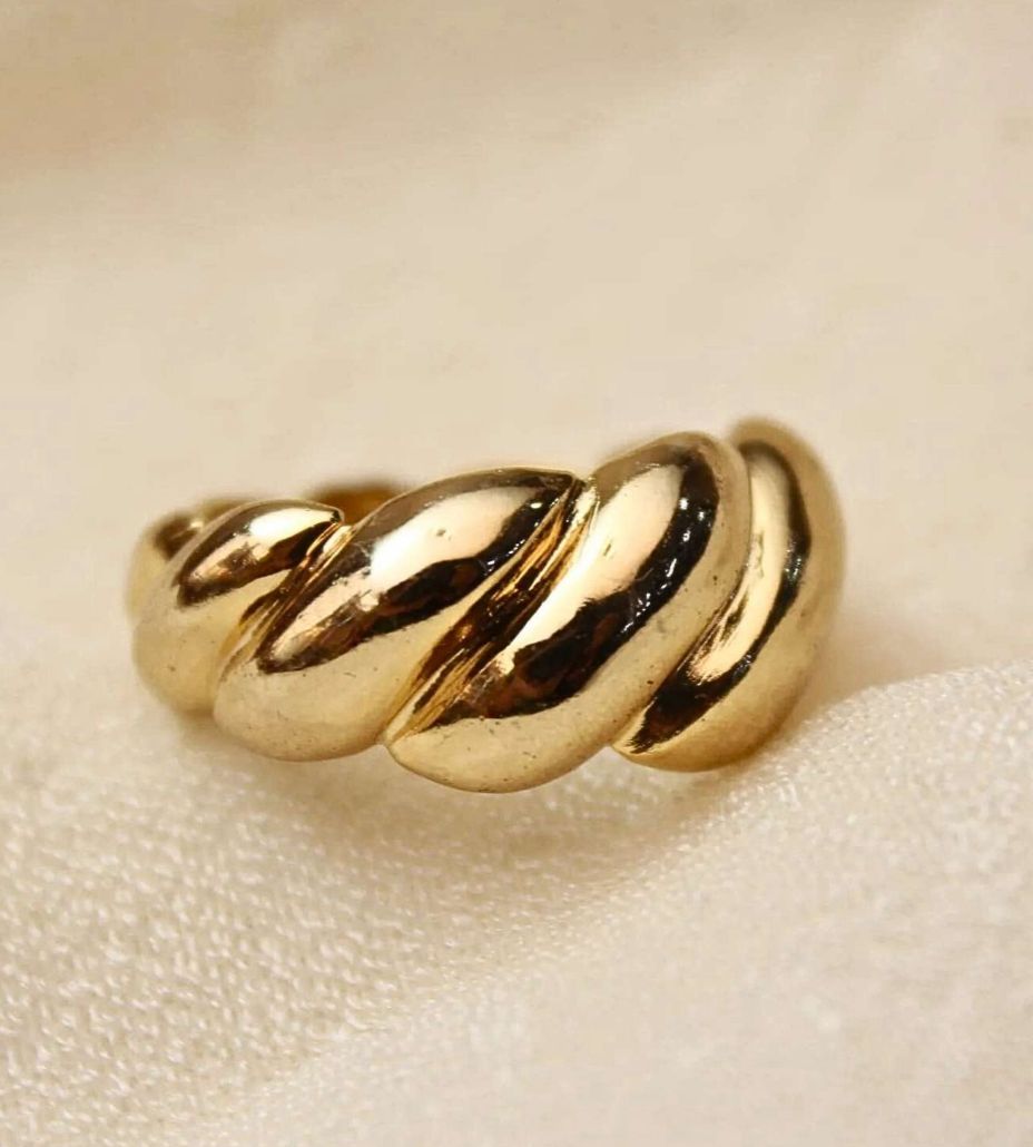 Lush Twist Ring