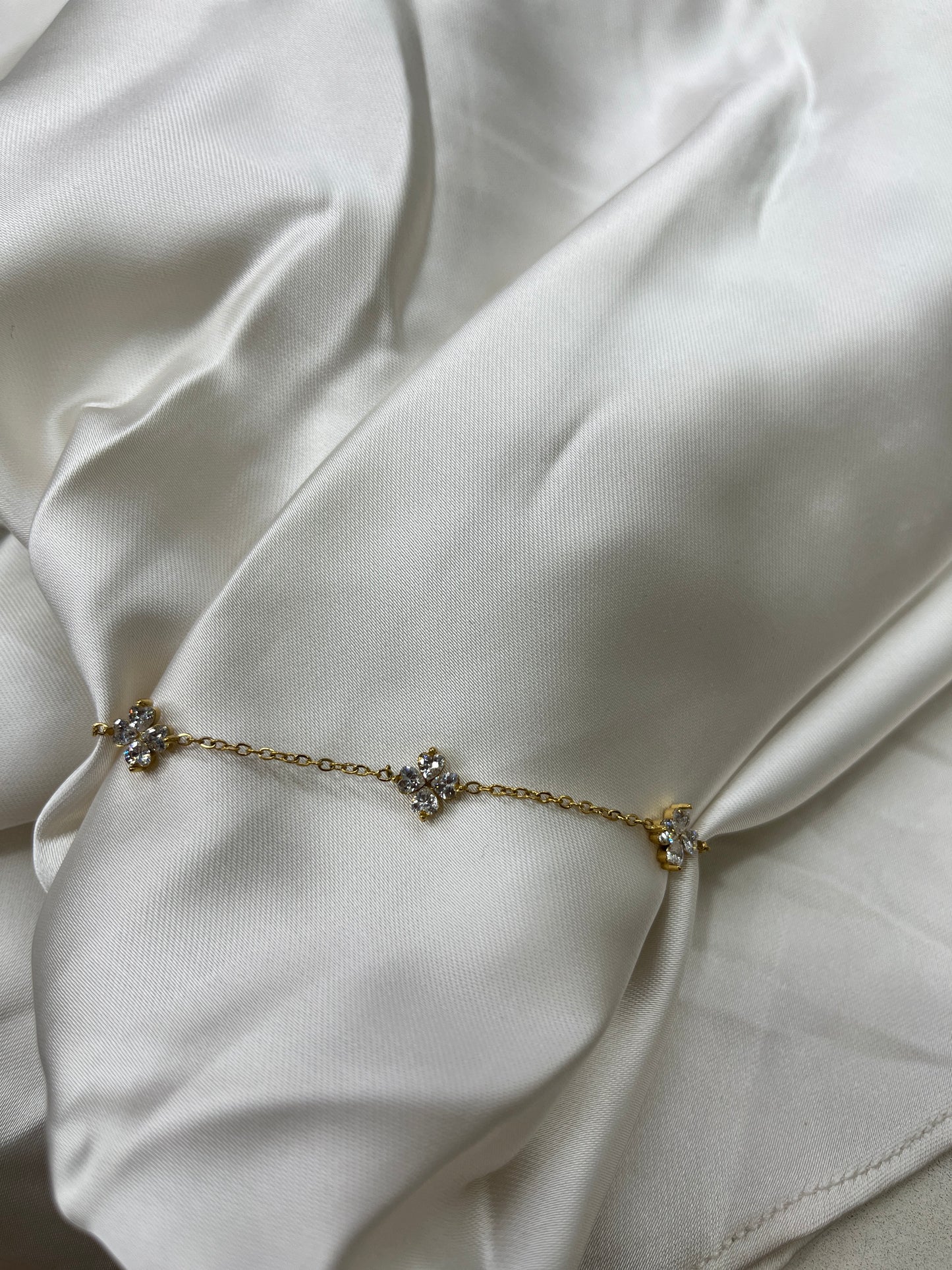 Tiny Bloom Bracelet