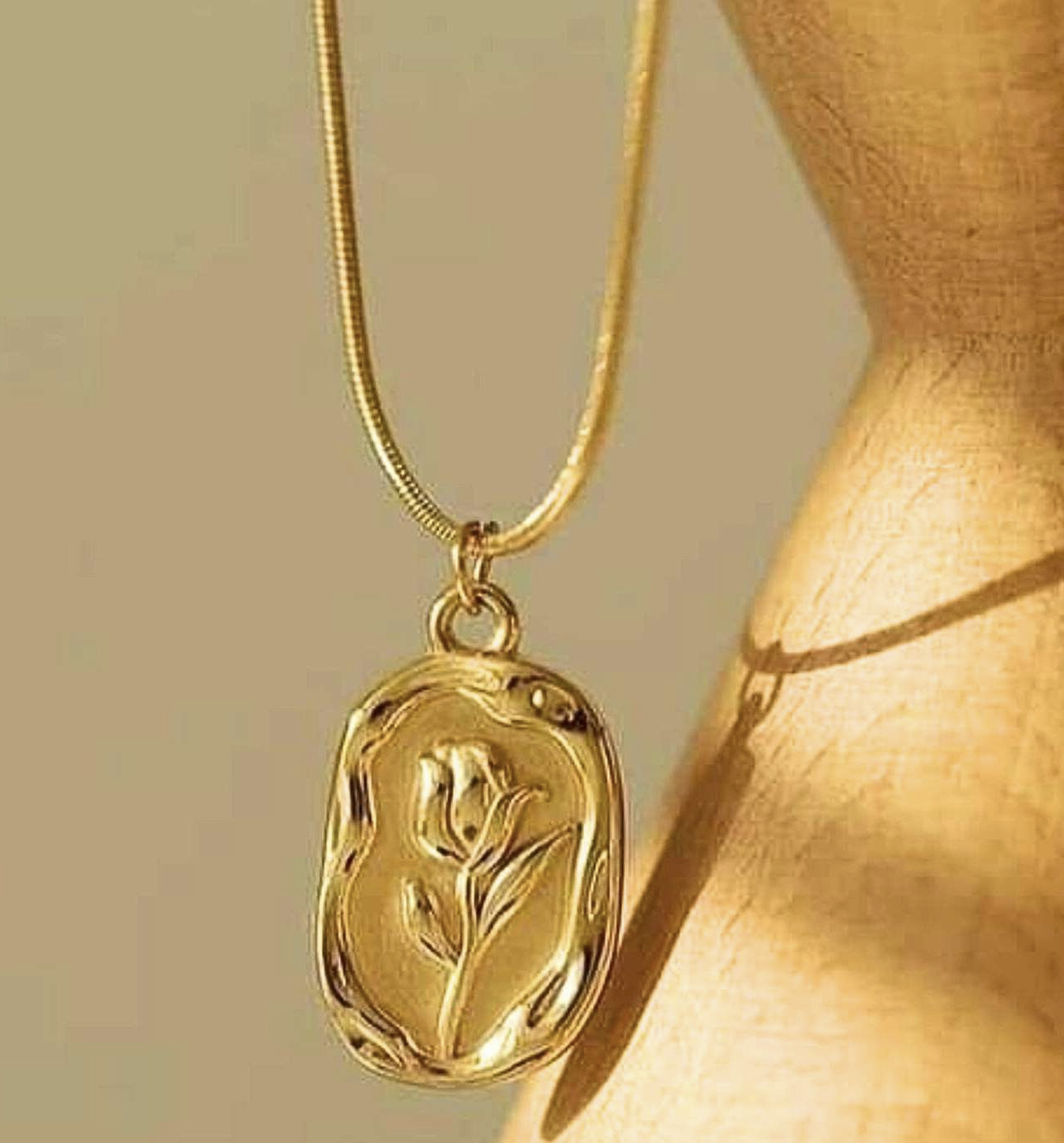 Gold Engraved Rose Necklace