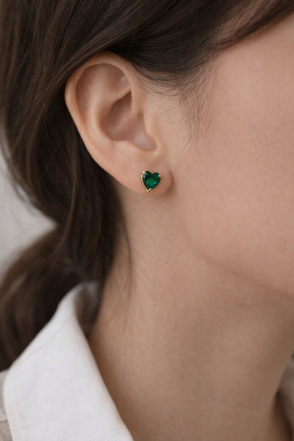 Heart Solo Green Solitaire Stud Earrings