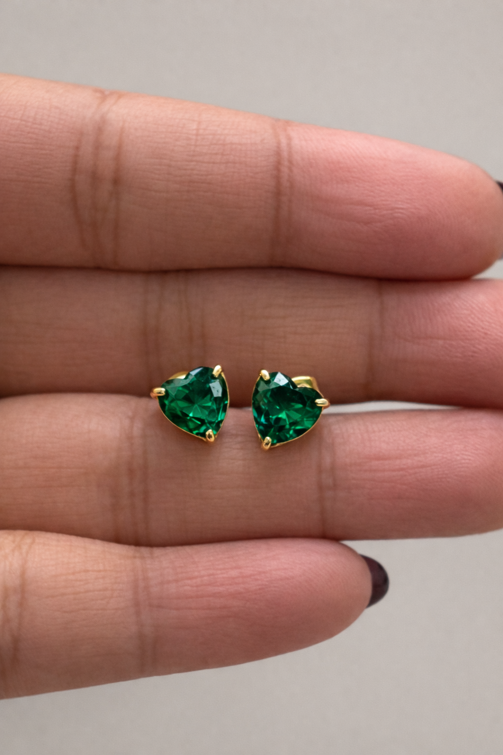 Heart Solo Green Solitaire Stud Earrings