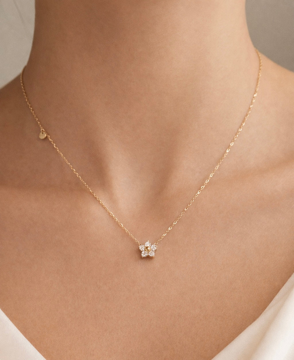 Petal Touch Flower Necklace