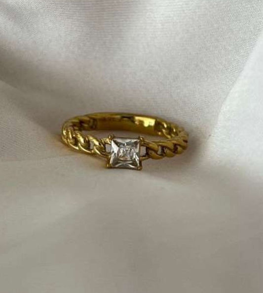 Link Luxe Solitaire Ring