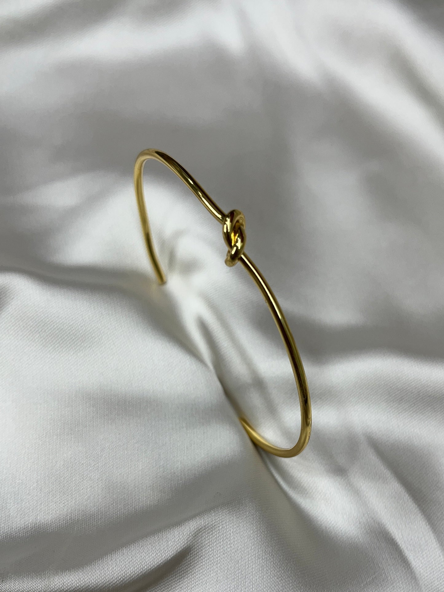 Twist Affair Bangle