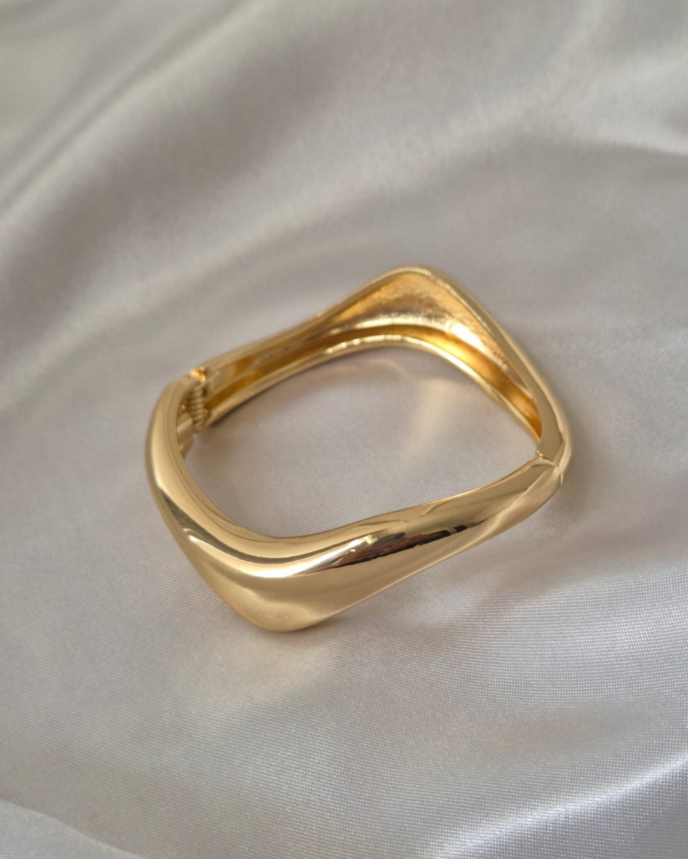 Wave Bold Cuff