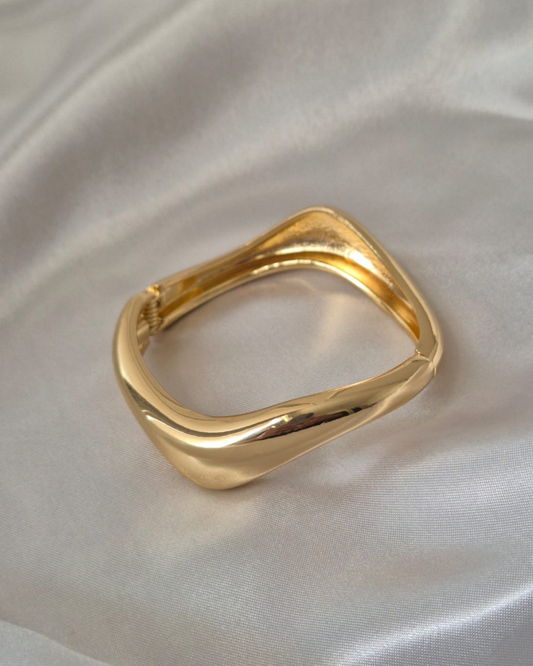 Wave Bold Cuff