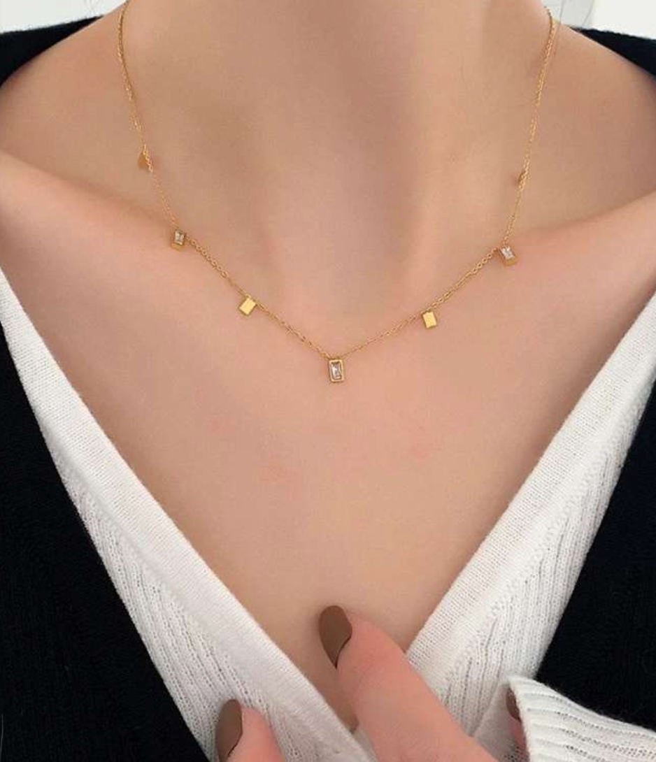 Edge Charm Necklace